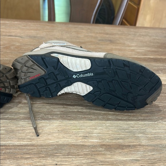 Columbia Rincon Mid Hiking Boot, Size 7 - Picture 7 of 10